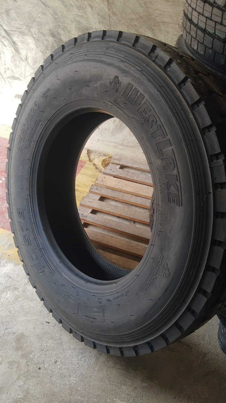 Pneu 275/80R22,5 16PR 149/146L Misto Liso EZ573 Westlake - Pneutek
