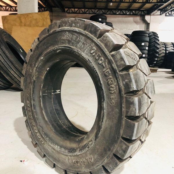 Pneu Maciço 7.50x15 Goodride CL403S - Pneutek Pneus