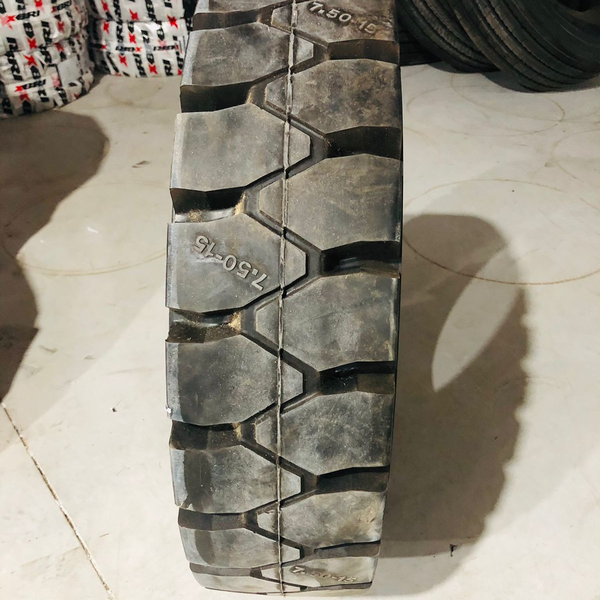 Pneu Maciço 7.50x15 Goodride CL403S - Pneutek Pneus